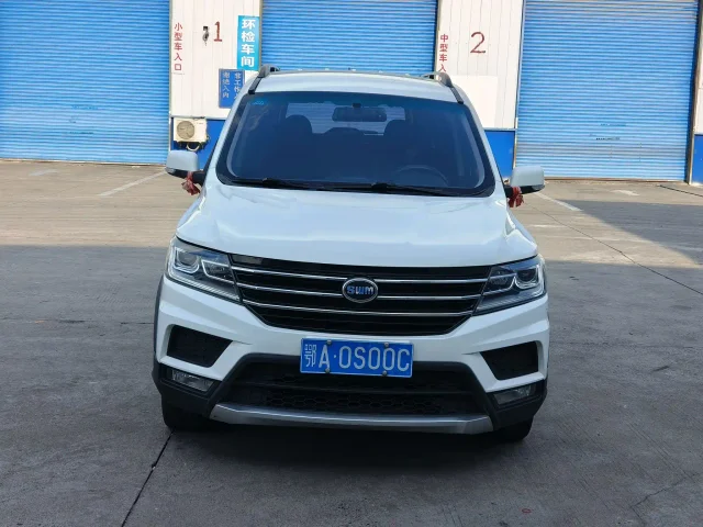 SWM X3 1.5L Manual Elegant Type 7 seats