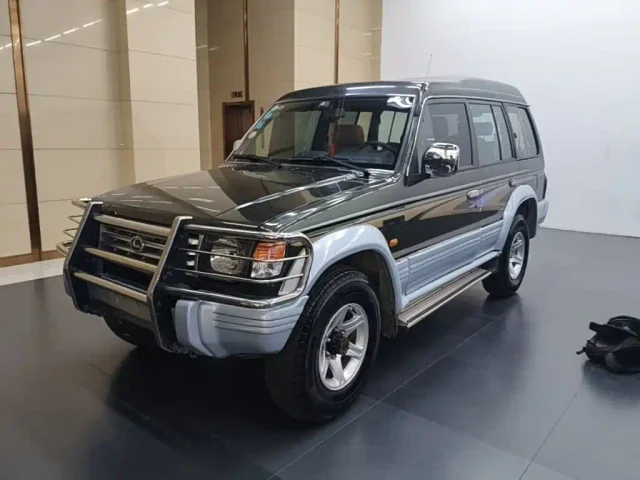Leopaard 6481 2.2L Manual 2WD