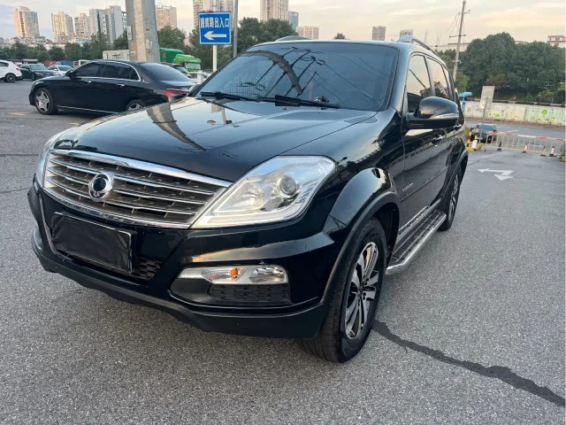 SsangYong Rexton W 2.0T four-wheel drive luxury navigation version 7 seats