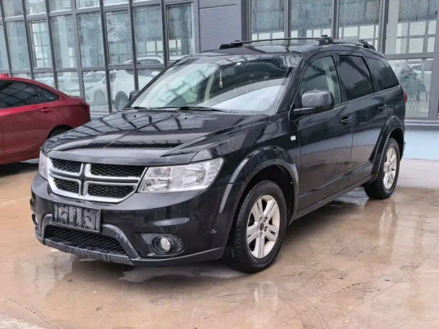 Fiat Freemont 2.4L Deluxe Edition